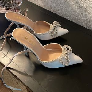 Perfect bridal white pumps